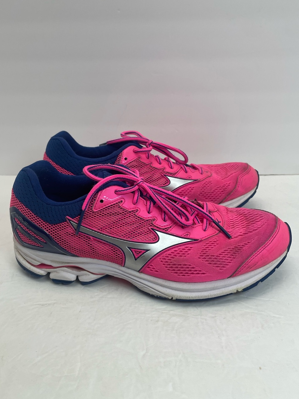 Mizuno women’s size 11 Wave Ride pink athletic